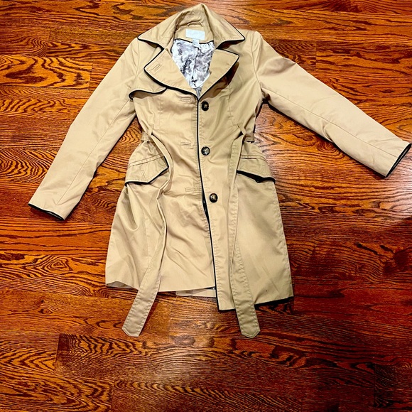 H&M trench coat khaki with black trim GUC - Picture 1 of 3